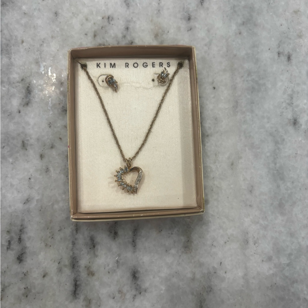 Kim Rogers Gold And Silver Heart Necklace Set 12$